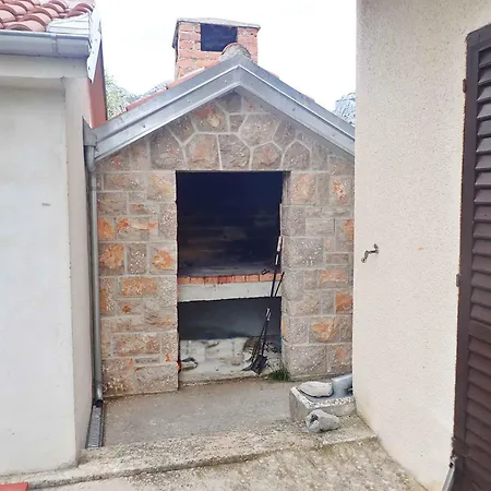 In Starigrad-paklenica 53541 Apartman *