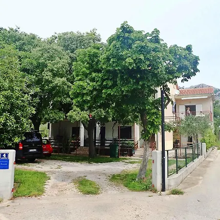 Apartamento In Starigrad-paklenica 53541 *