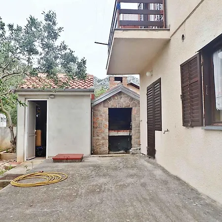 In Starigrad-paklenica 53541 شقة *