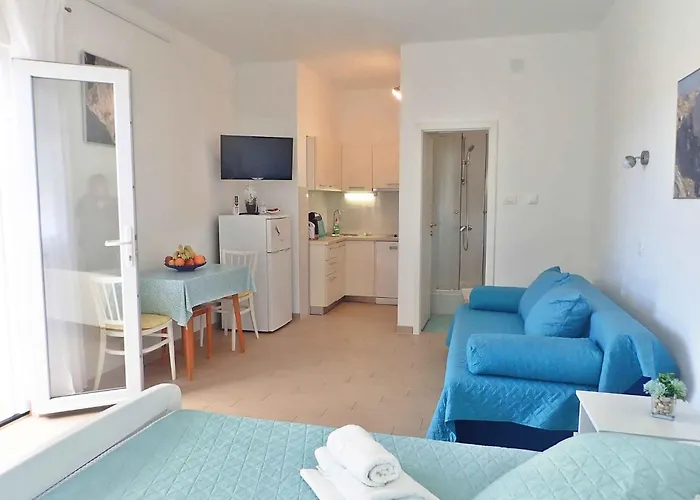 In Starigrad-paklenica 53541 Apartman