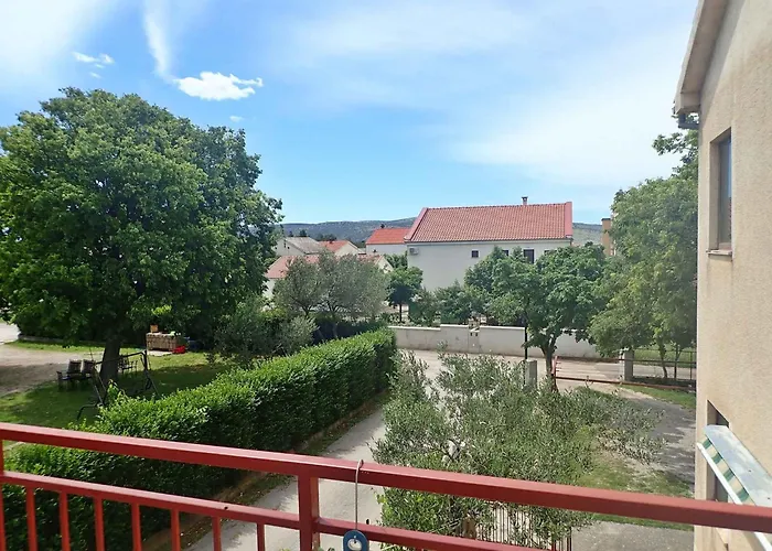 In Starigrad-paklenica 53541 Стариград-Пакленица