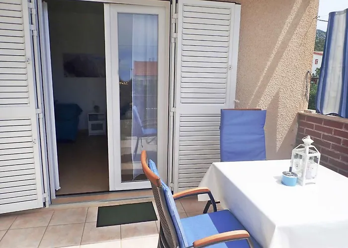 In Starigrad-paklenica 53541 Стариград-Пакленица